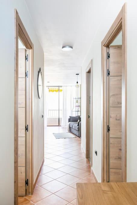 Cosy Apartment In Los Cristianos 5Min To The Ocean Esterno foto