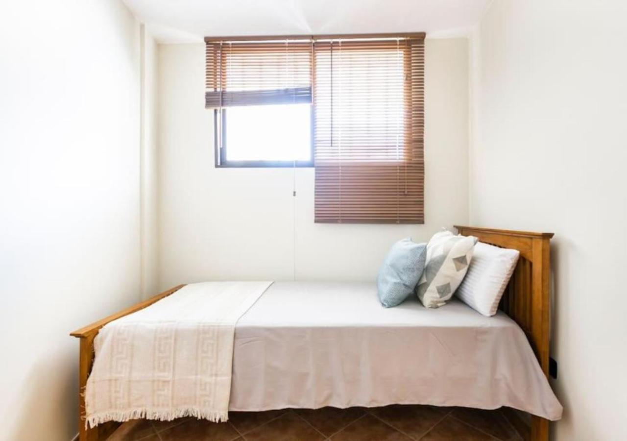 Cosy Apartment In Los Cristianos 5Min To The Ocean Esterno foto