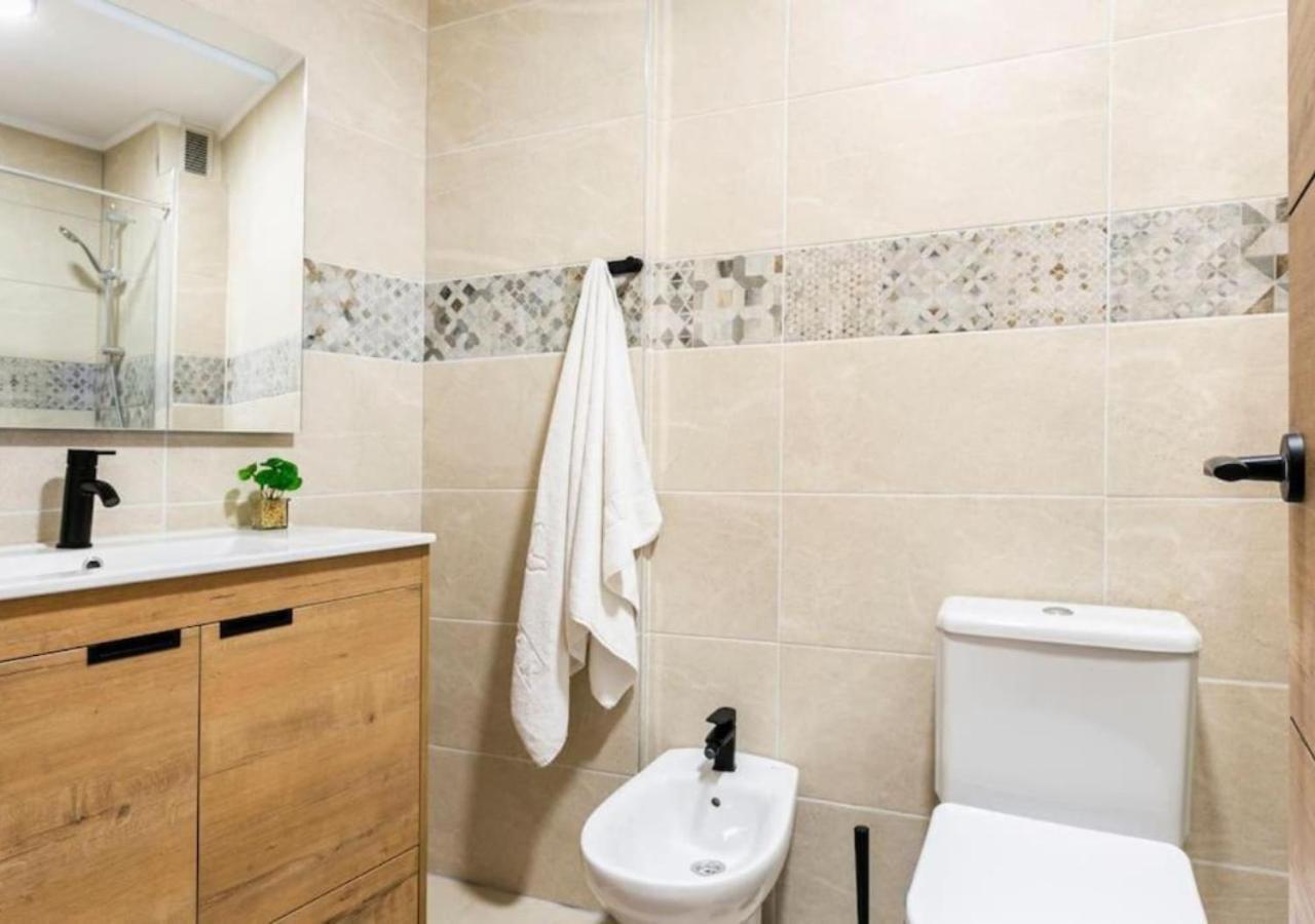 Cosy Apartment In Los Cristianos 5Min To The Ocean Esterno foto