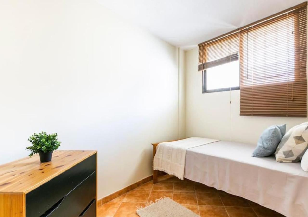 Cosy Apartment In Los Cristianos 5Min To The Ocean Esterno foto