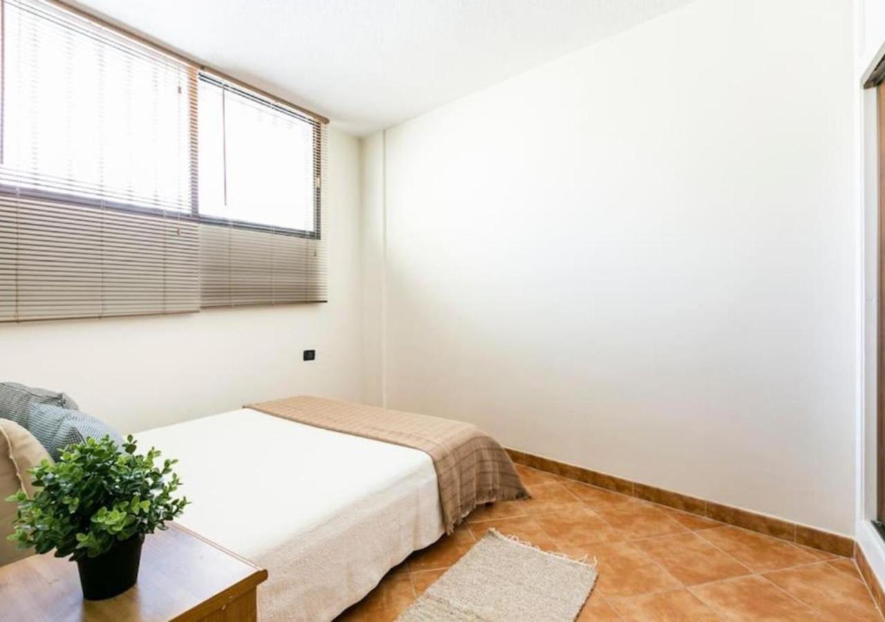 Cosy Apartment In Los Cristianos 5Min To The Ocean Esterno foto