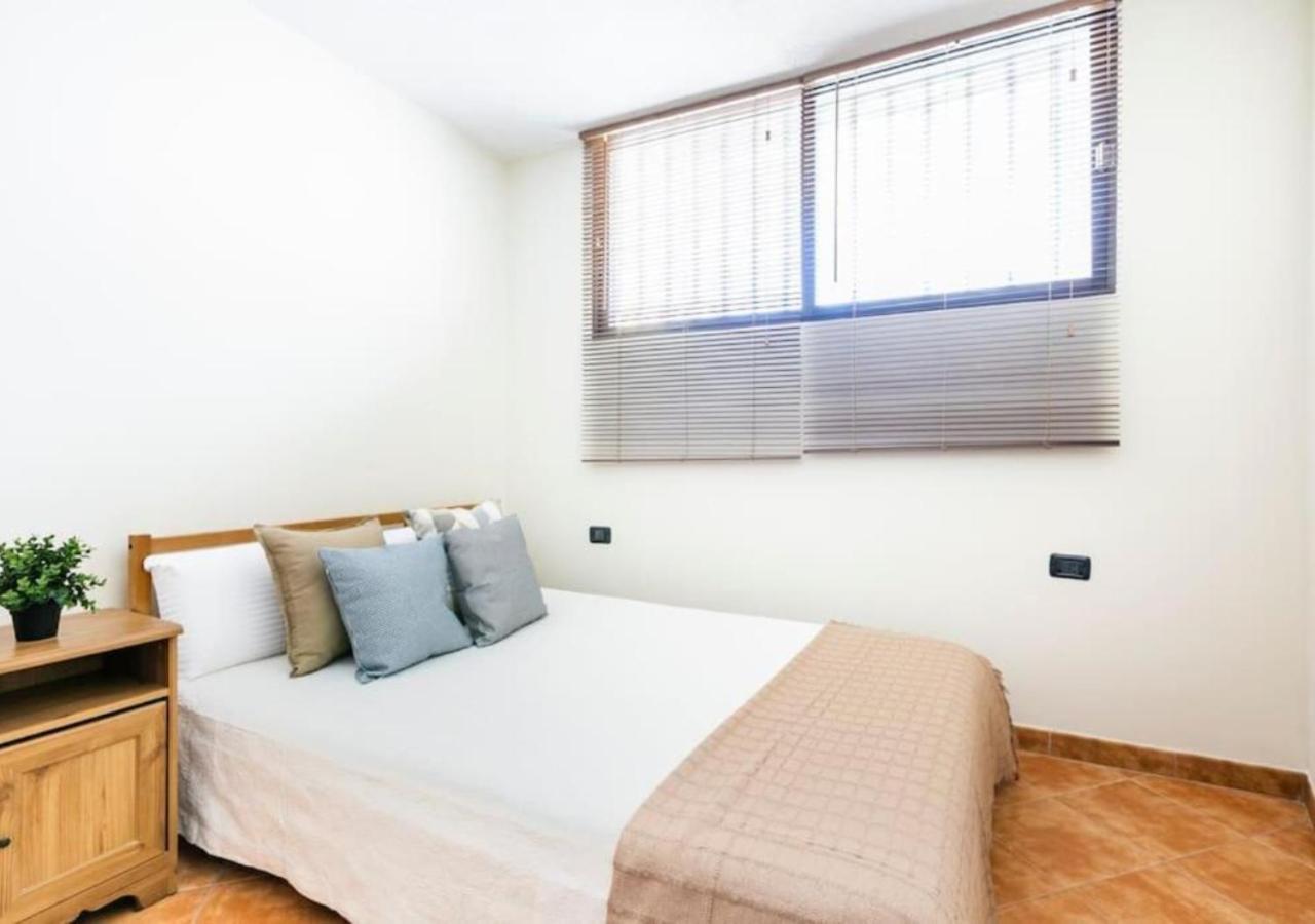 Cosy Apartment In Los Cristianos 5Min To The Ocean Esterno foto