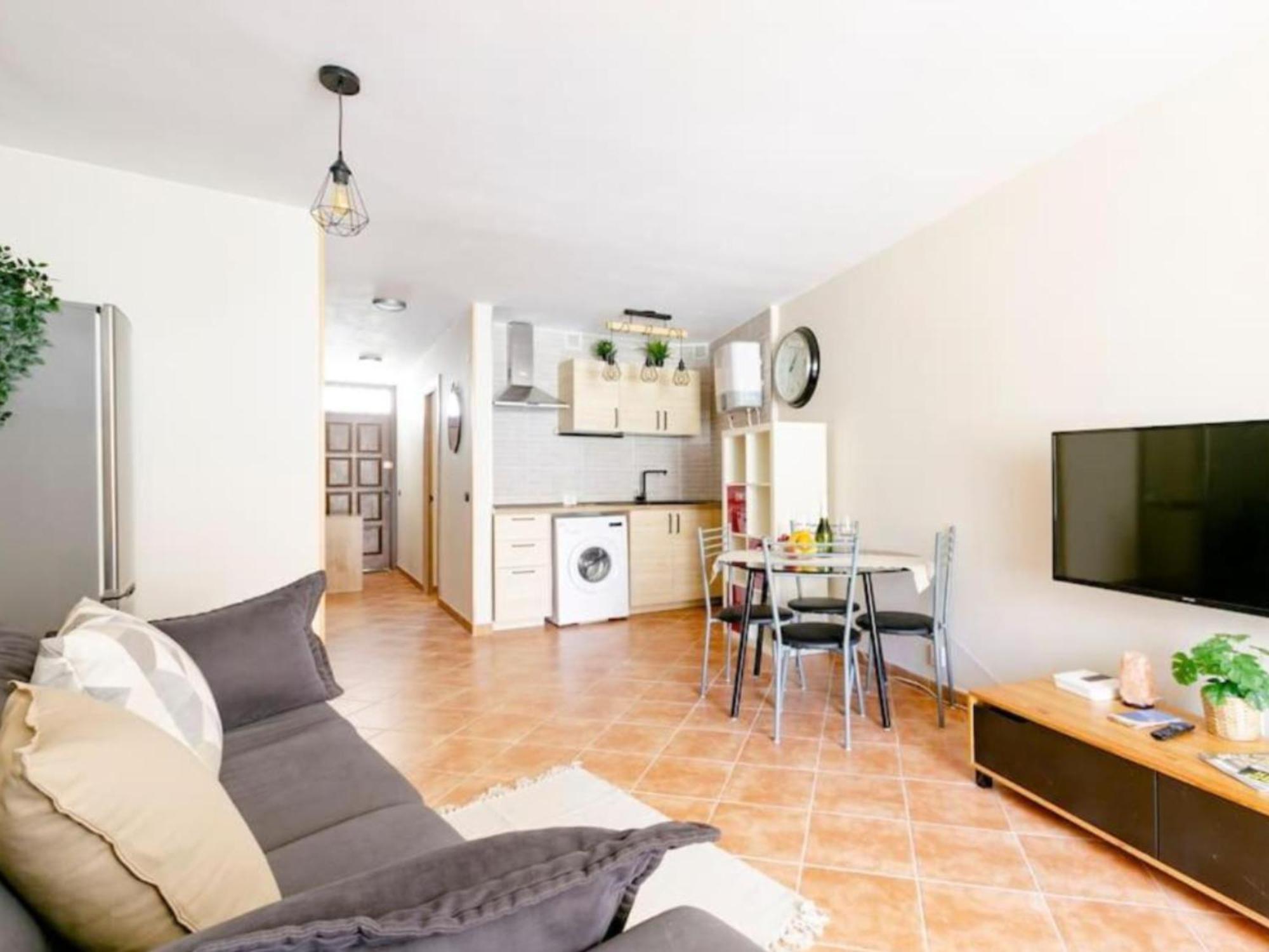 Cosy Apartment In Los Cristianos 5Min To The Ocean Esterno foto