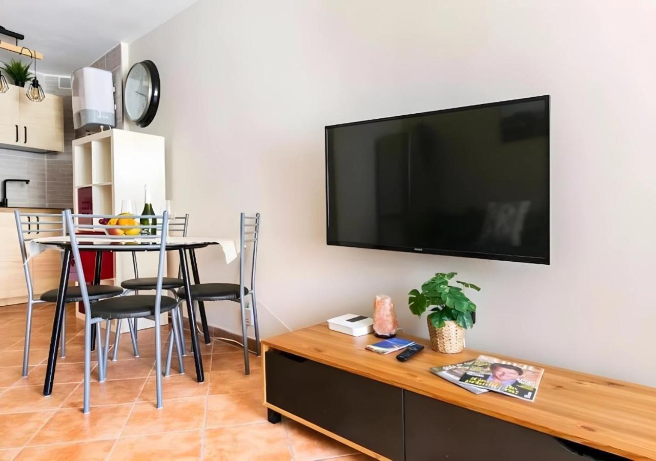 Cosy Apartment In Los Cristianos 5Min To The Ocean Esterno foto