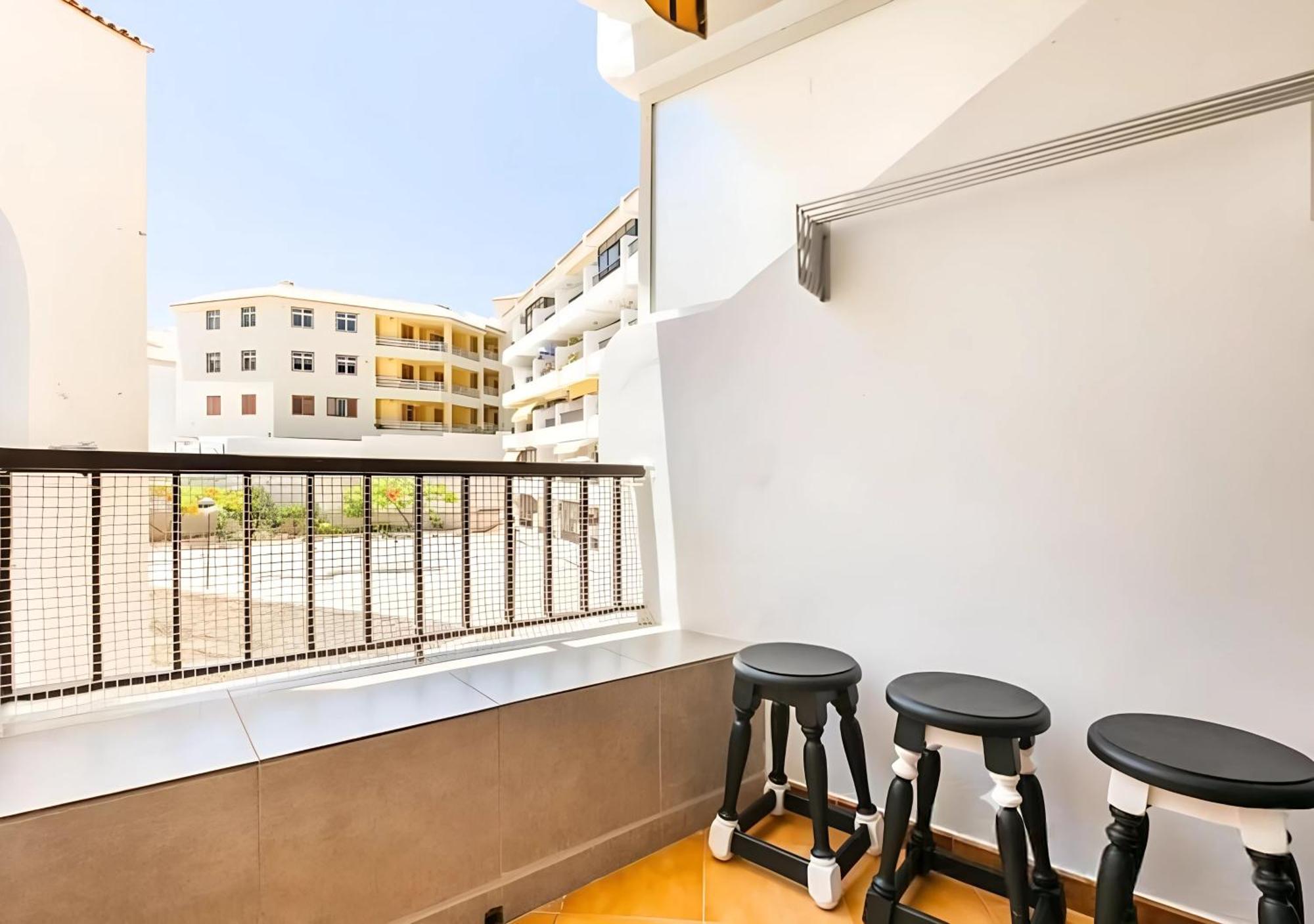Cosy Apartment In Los Cristianos 5Min To The Ocean Esterno foto